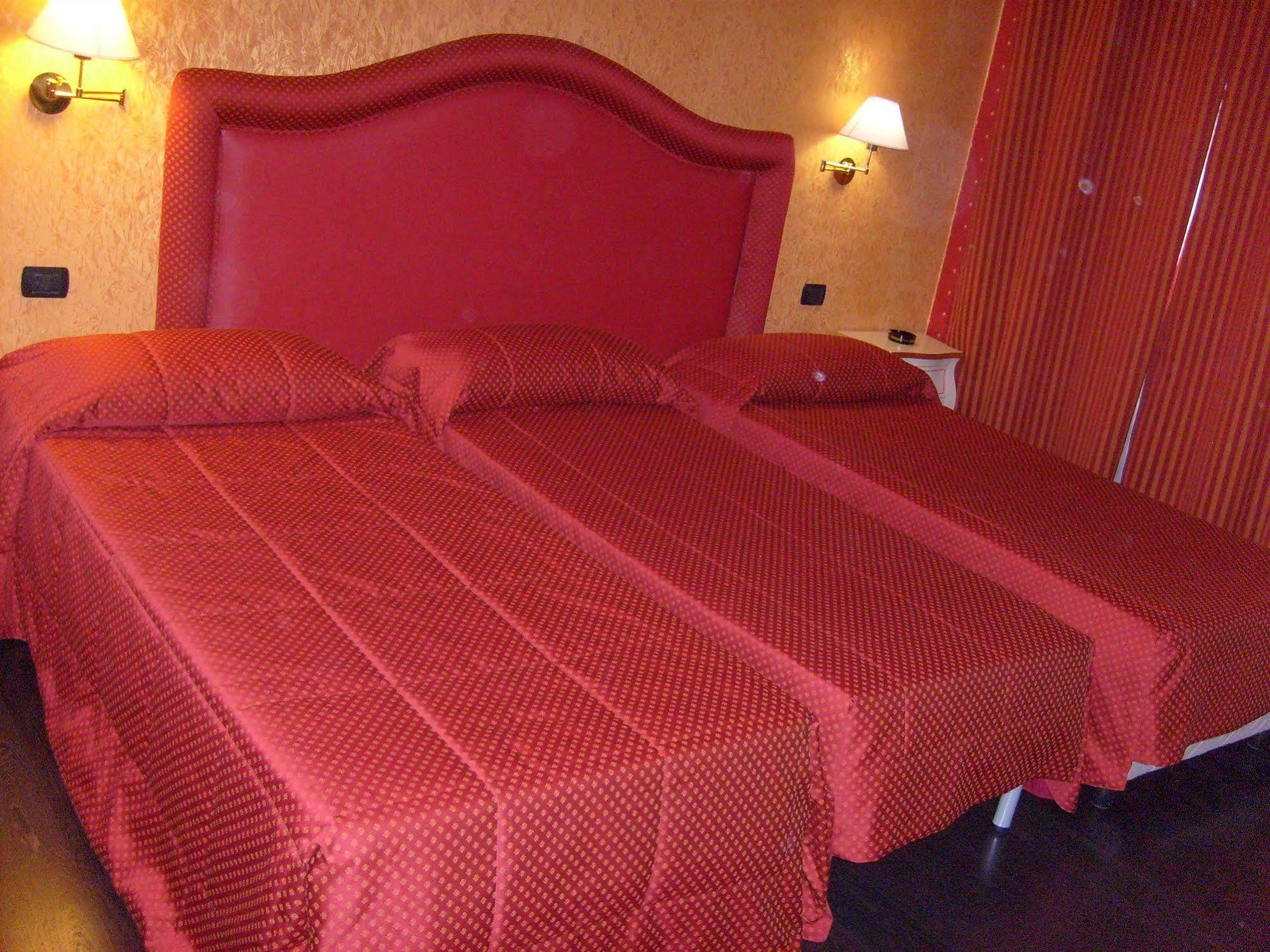 Hotel - Motel Flower Gropello Cairoli Exterior foto