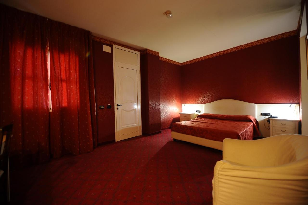 Hotel - Motel Flower Gropello Cairoli Exterior foto